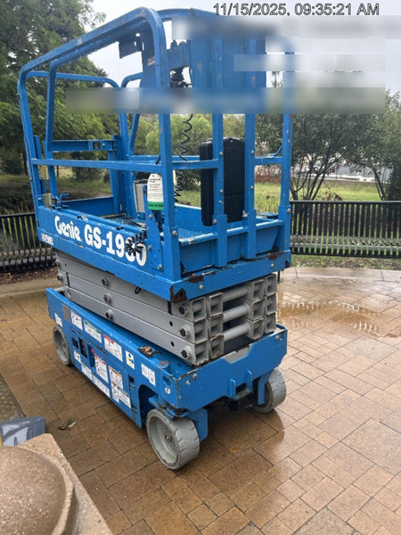 2019 Genie GS-1930 Half Height Swing Gate, 800W Inverter