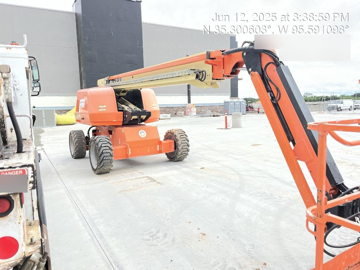 2019 JLG 660SJ