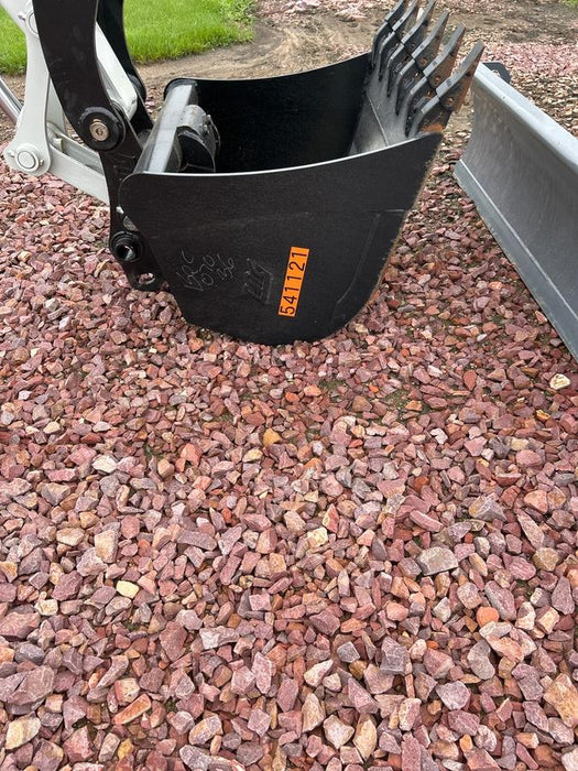 2025 TAKEUCHI 36" Bucket - Takeuchi