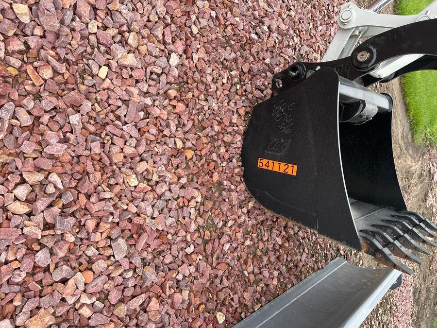 2025 TAKEUCHI 36" Bucket - Takeuchi