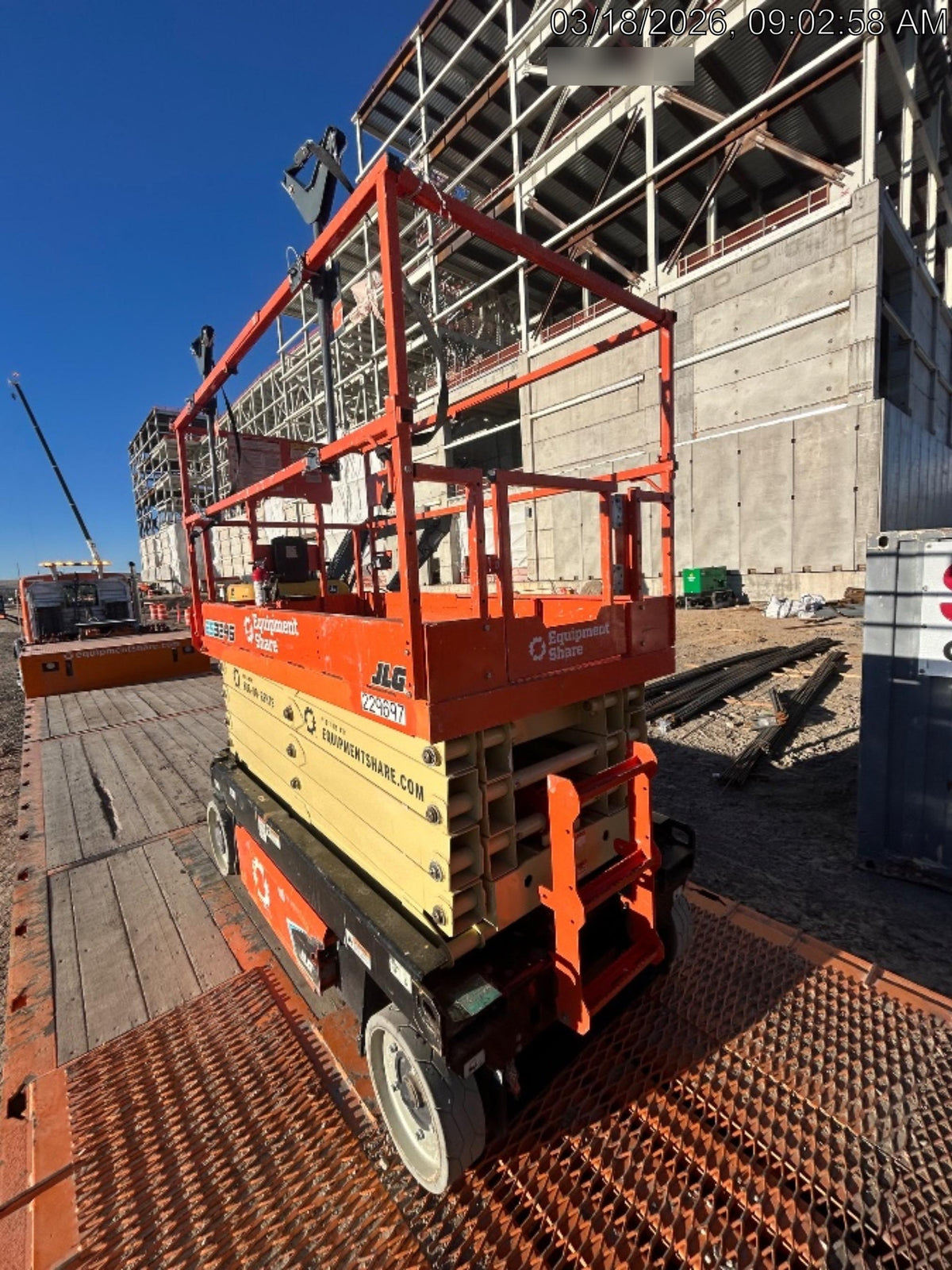2022 JLG ES3246