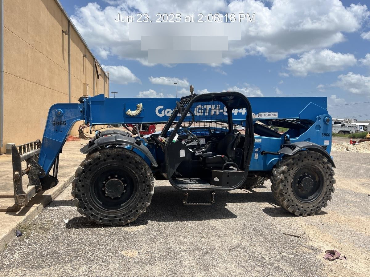 2017 Genie GTH-844 Genie GTH-844, Solid Tires, 60" carriage/forks, Open ROPS, Work Lights