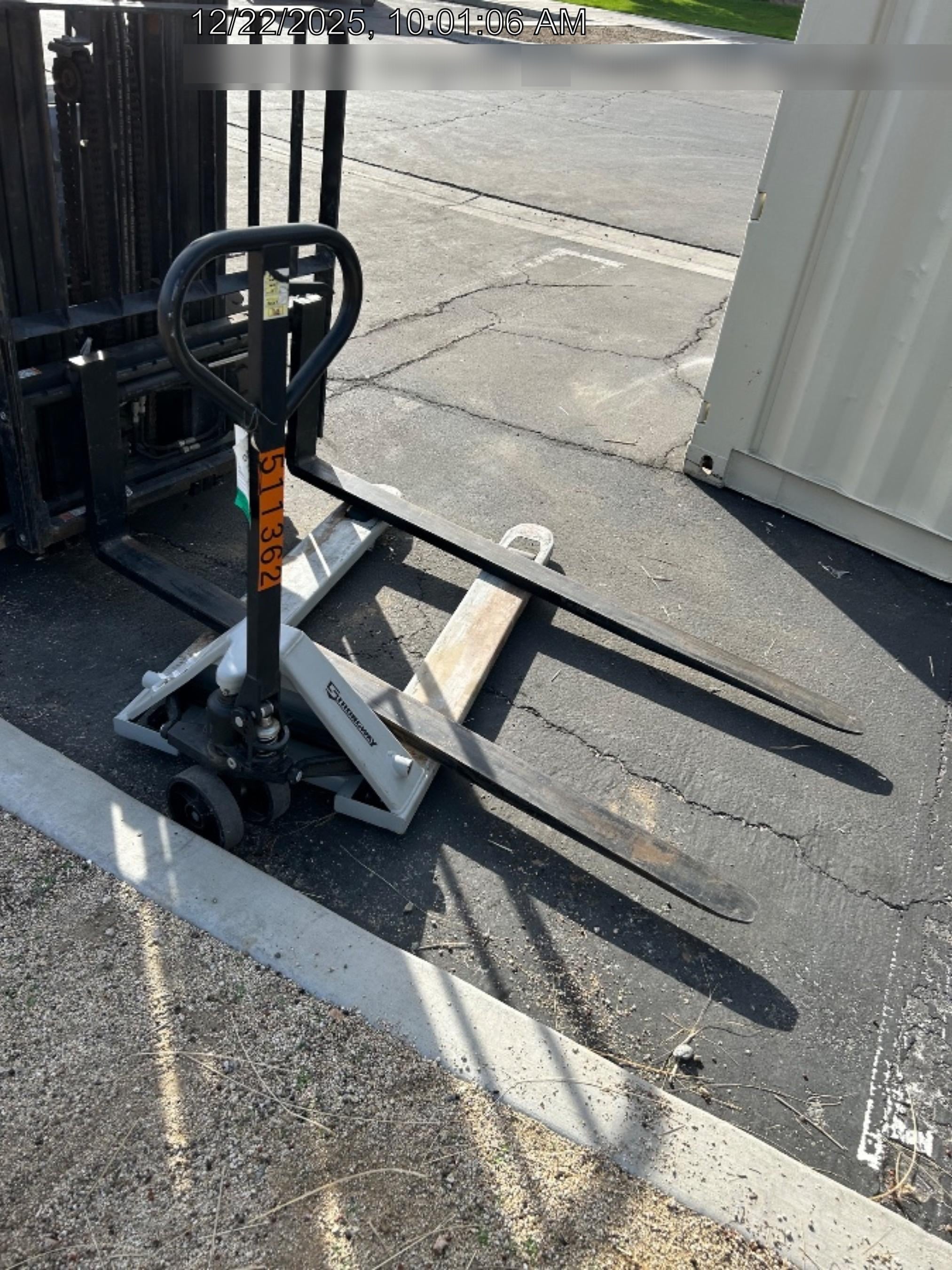 2025 STRONGWAY 4400 lb Pallet Jack