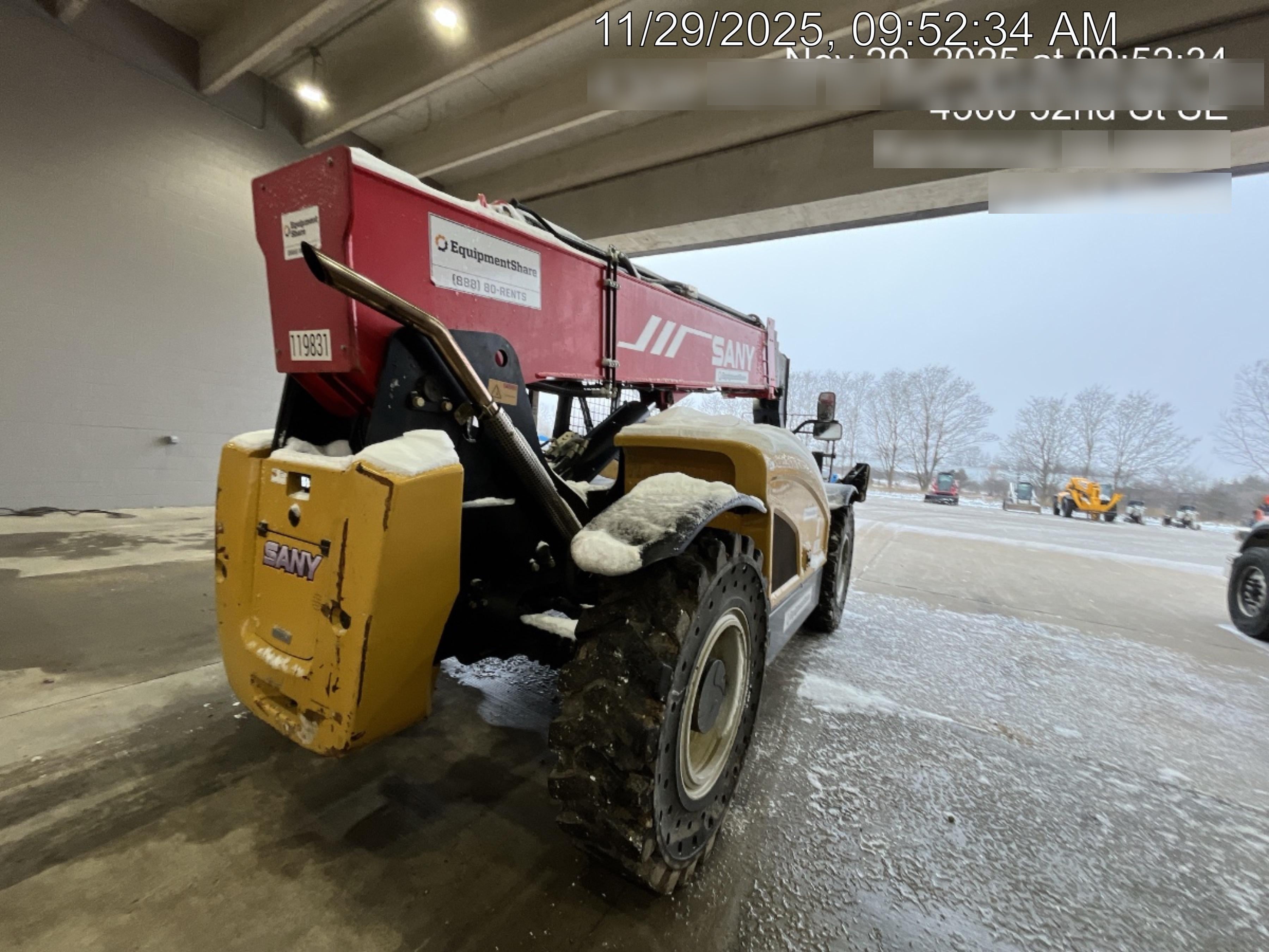 2021 SANY STH1056