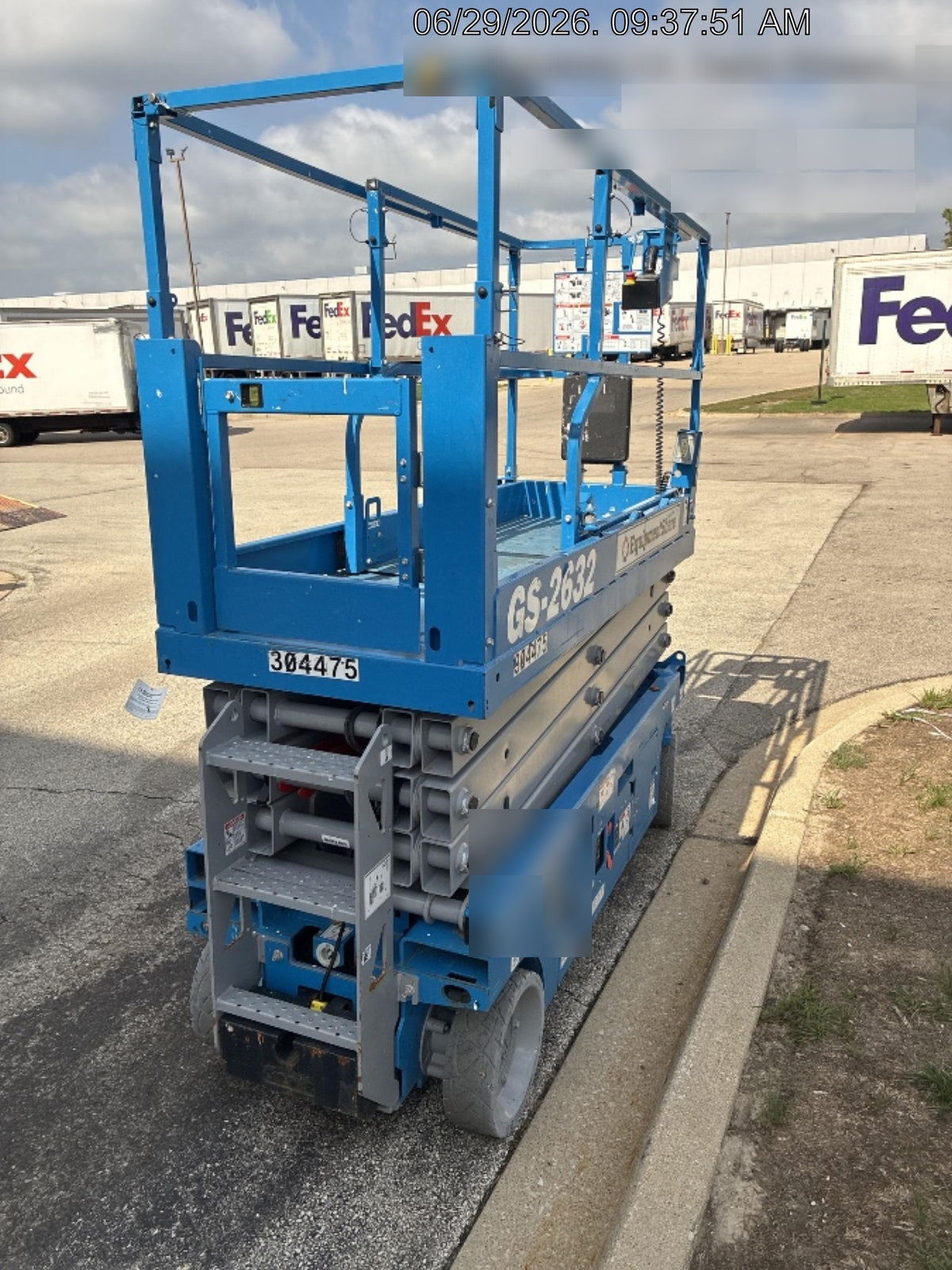 2023 GENIE GS-2632