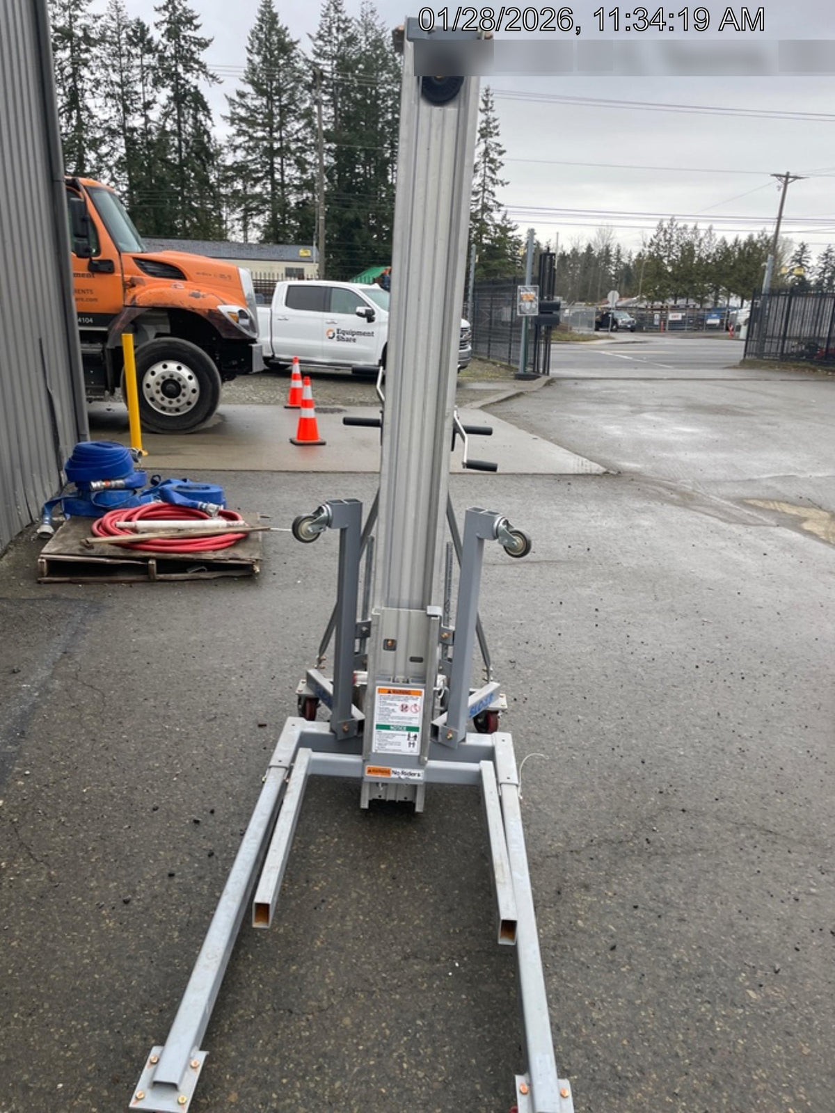 2024 GENIE SLC-18