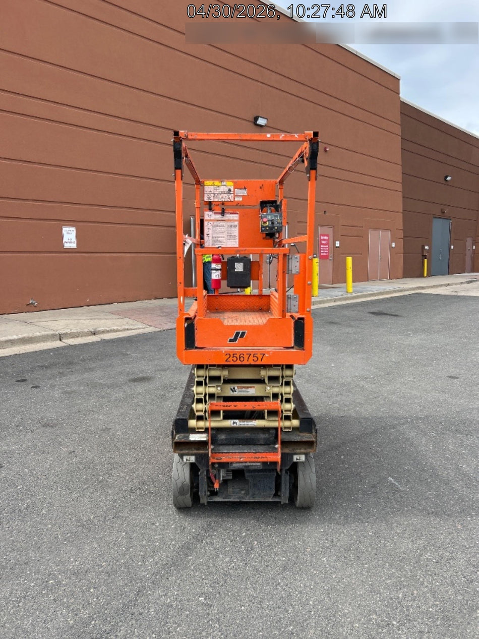 2022 JLG ES1932