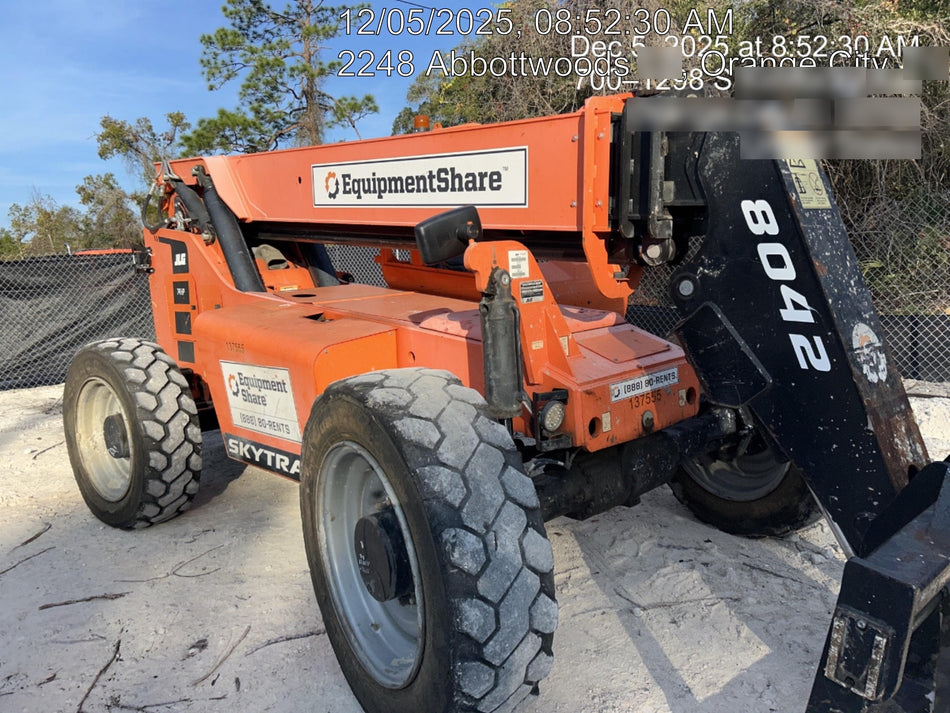 2021 JLG 8042