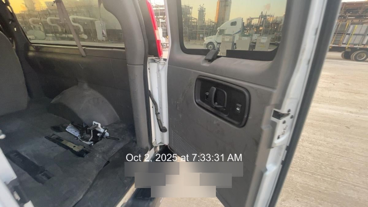 2023 CHEVROLET Express Van - Rental