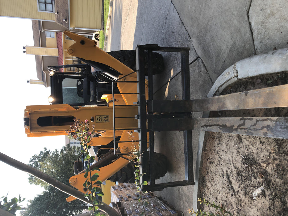 2020 JCB 512-56 Canopy, 74 HP, Solid Tires, STD Worklight, Beacon, Aux Hydraulics, Lifting Eye, Backup Alarm w/72" Carriage, 60" Forks