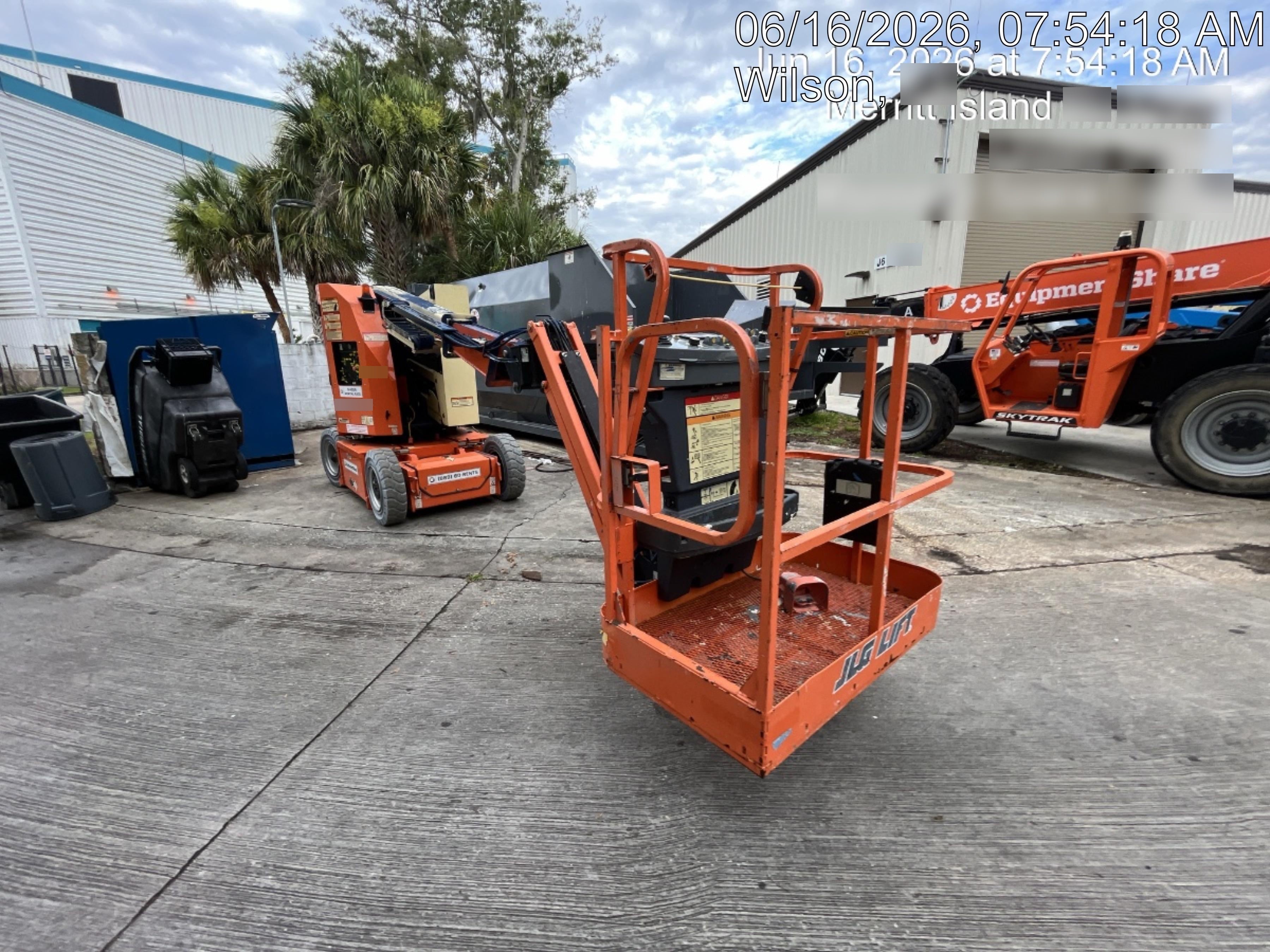 2022 JLG E300AJP