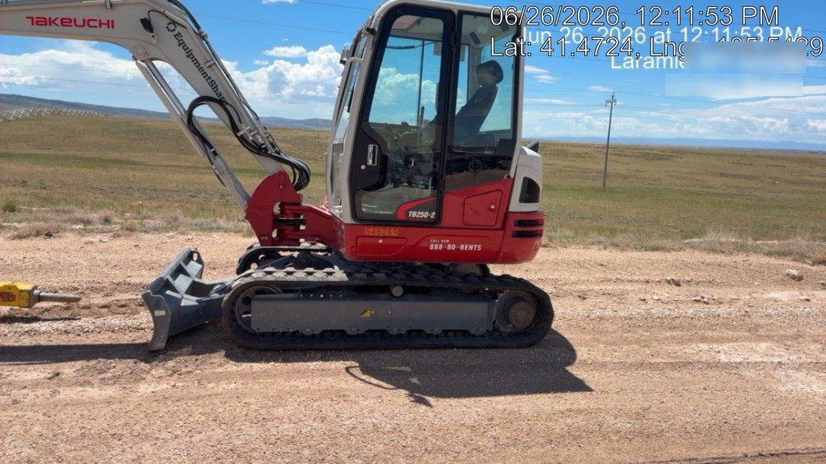 2025 TAKEUCHI TB250-2CR