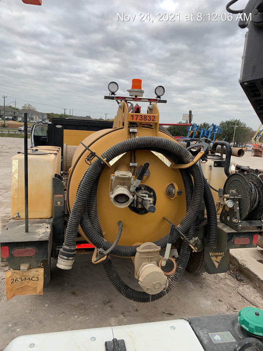 2021 Vac-Tron LP573XDT T4 Koehler Diesel Engine, 500 Gallon Debris Tank, x2 100 Gallon Water Tanks