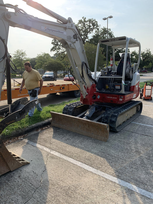 2021 TAKEUCHI TB250-2