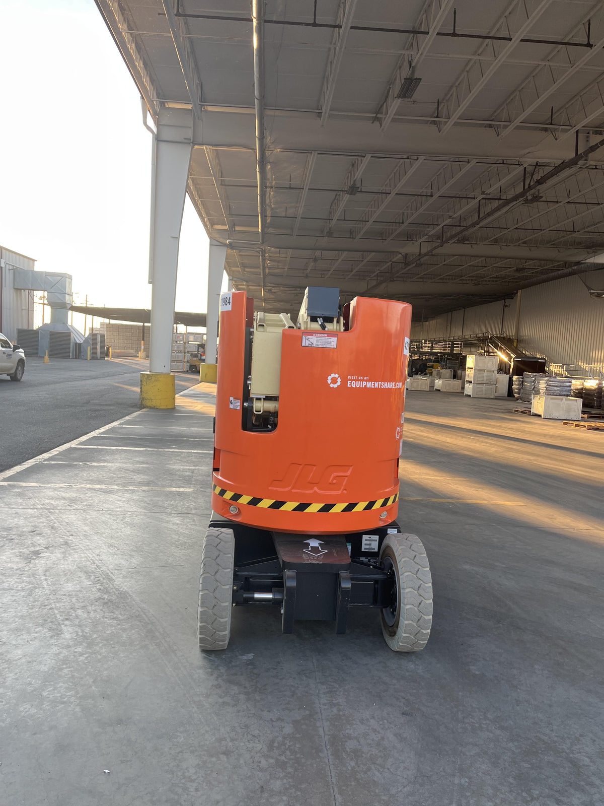2024 JLG E300AJP