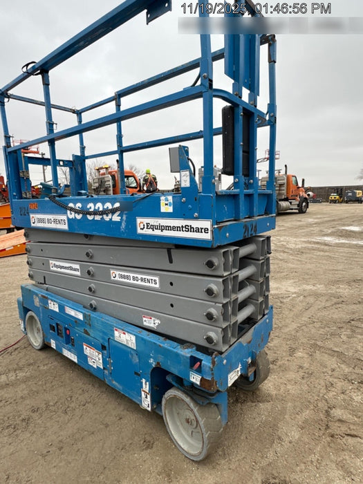 2016 Genie GS-3232 Genie GS3232 Narrow Scissor Lift