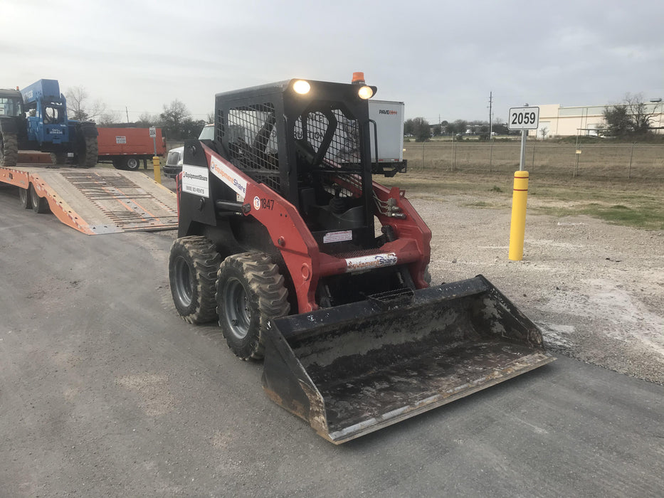 Takeuchi TS50R Takeuchi TS50R Wheeled Skidsteer