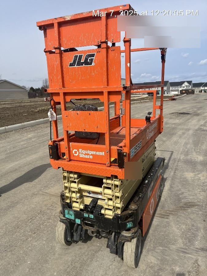 2022 JLG ES1932