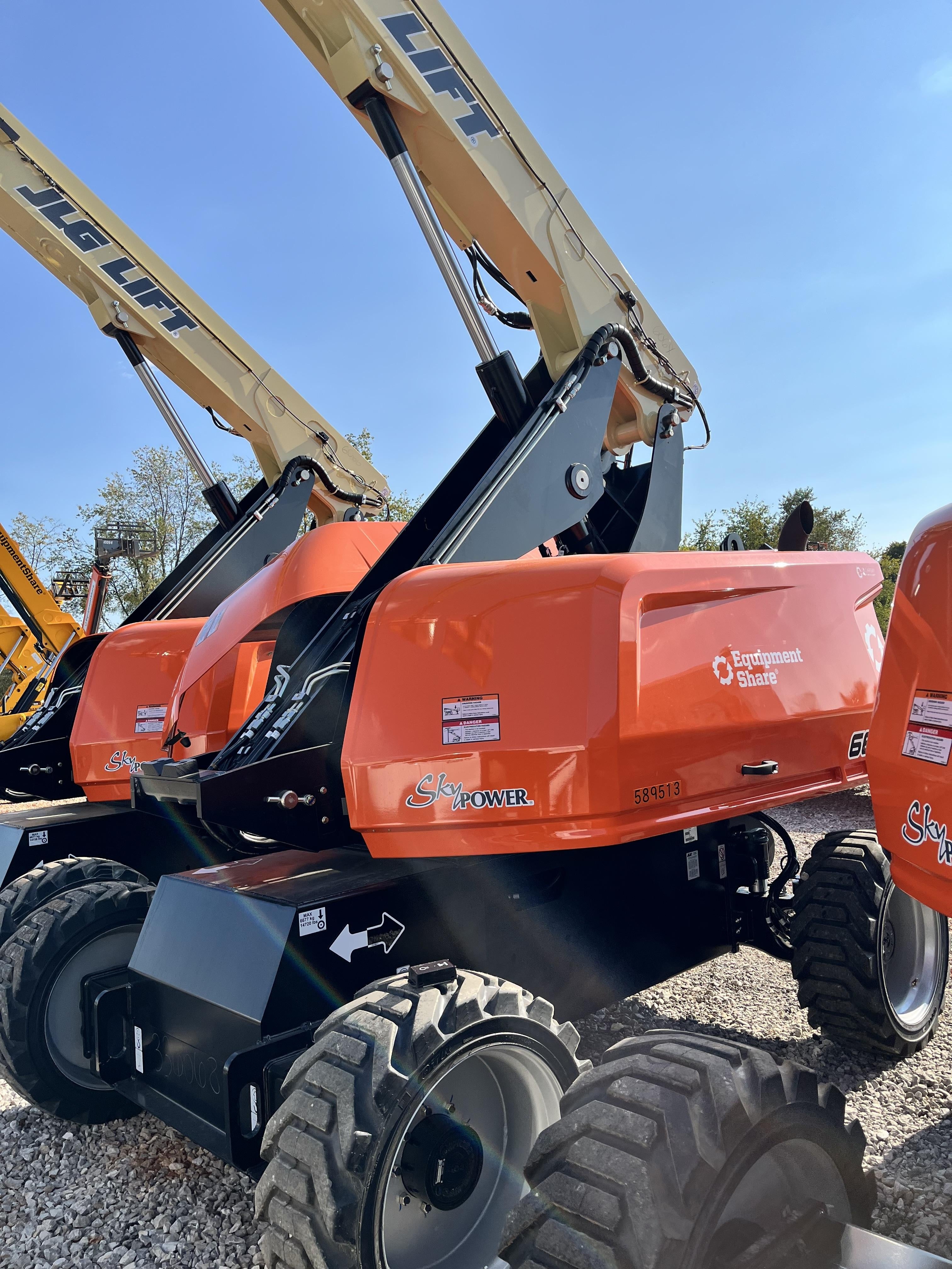 2025 JLG 660SJ