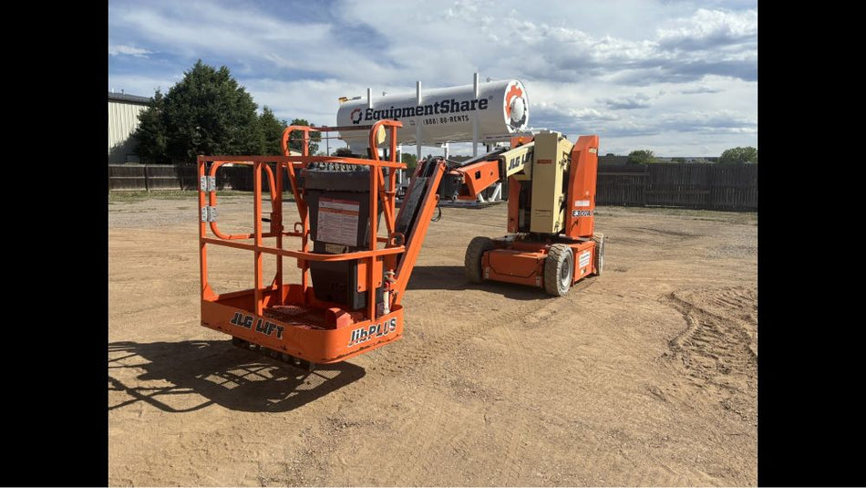 2019 JLG E300AJP