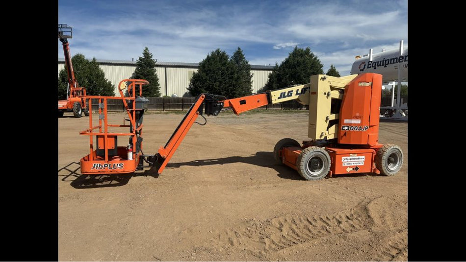 2019 JLG E300AJP