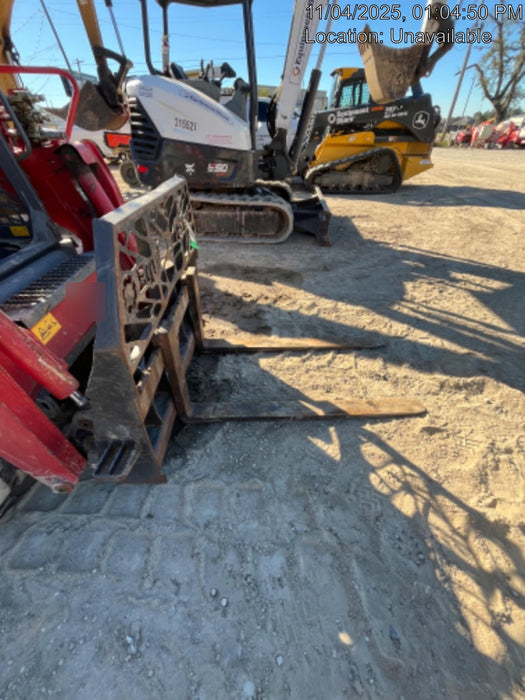 2020 EMKAY 48" Pallet Forks - Emkay