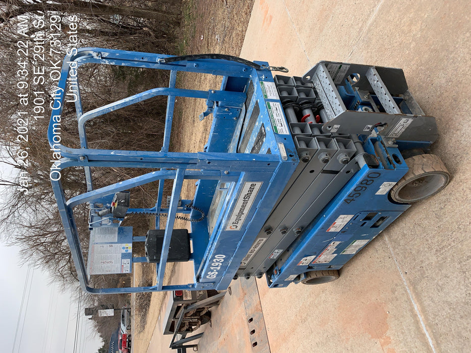 2019 Genie GS-1930 Fixed rails with chain Entry