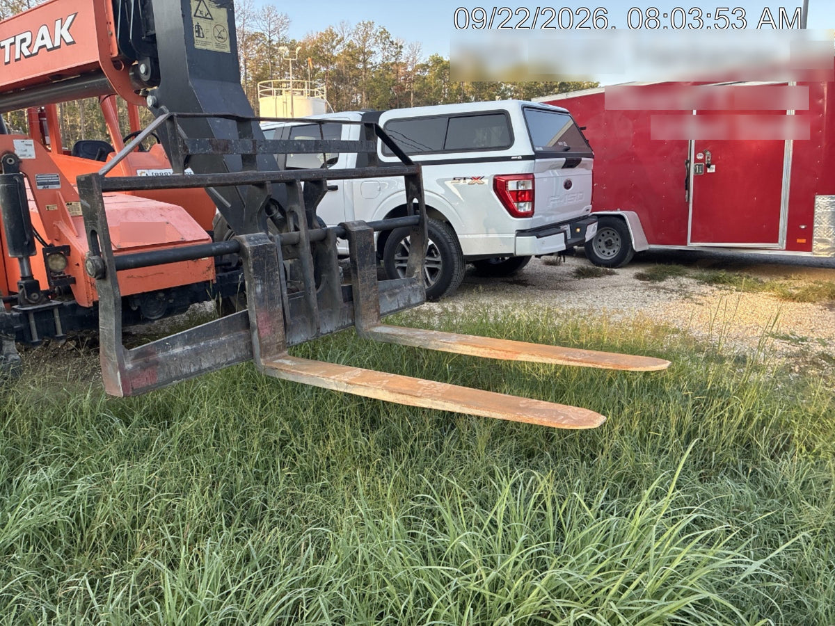2019 Skytrak 6036 Canopy, Solid Tires, LED Work Lights, Beacon w/72" Carriage, 48" Pallet Forks