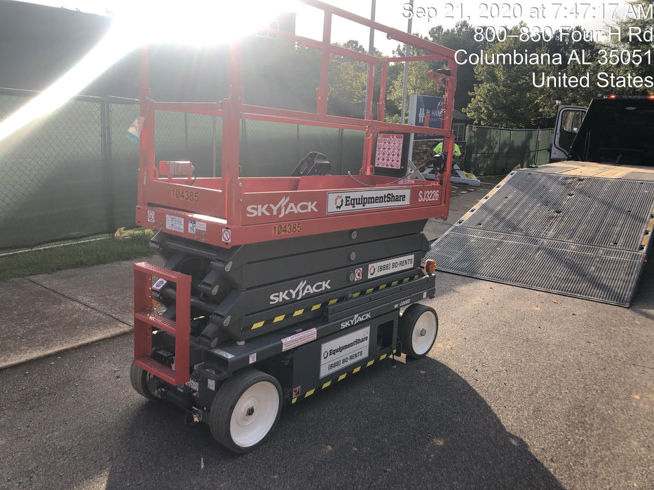 2020 Skyjack SJIII-3226 Solid NM Tires, Half height spring hinged entry gate, Dual Beacons