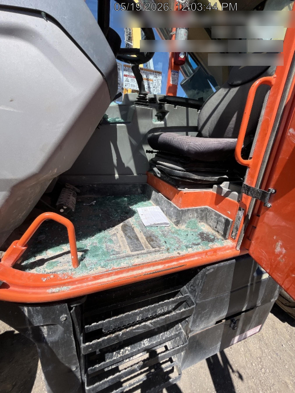 2021 JLG 1075