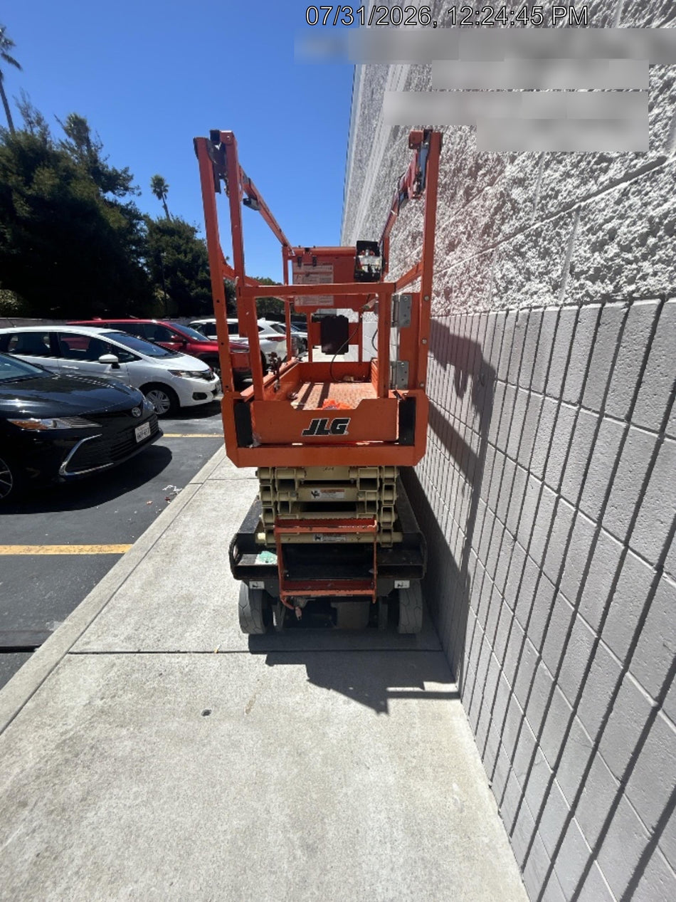 2022 JLG ES1932