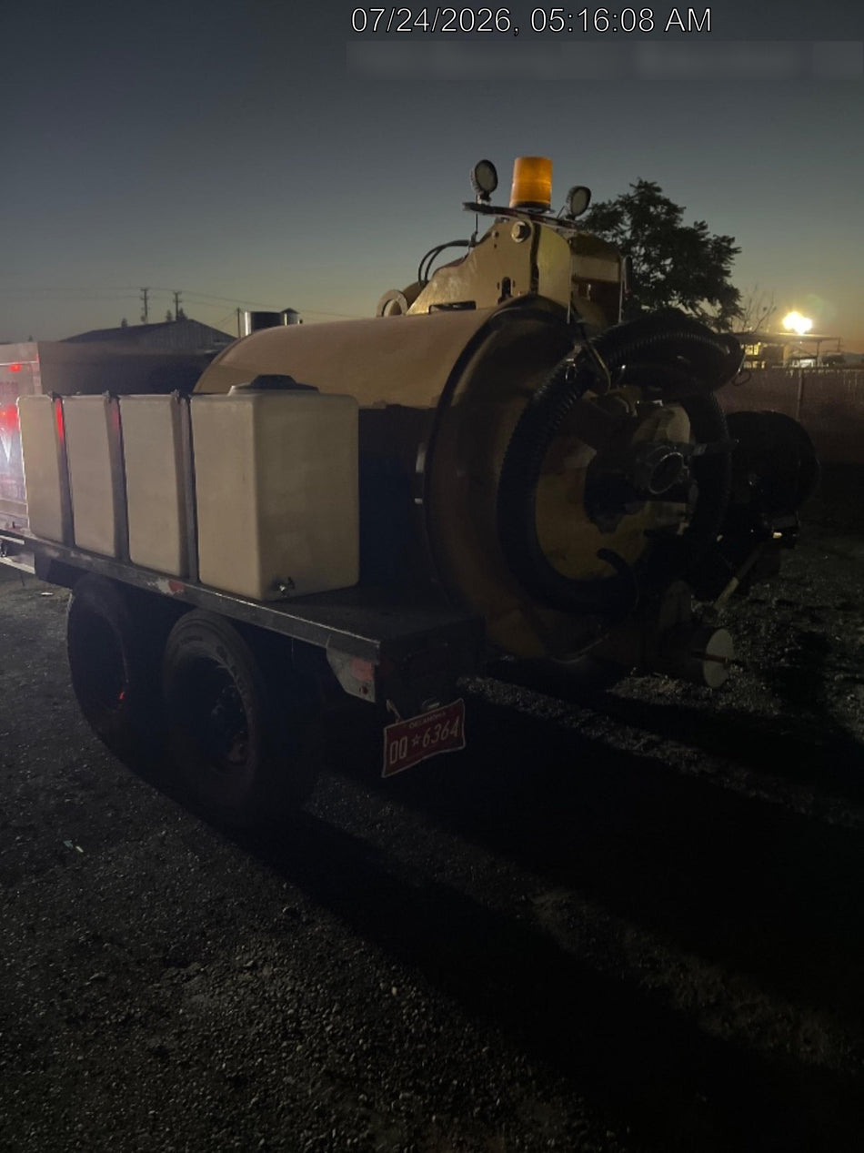 2022 Vac-Tron LP573XDT T4 Koehler Diesel Engine, 500 Gallon Debris Tank, x2 100 Gallon Water Tanks