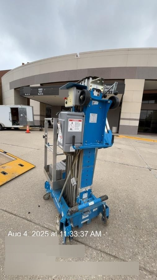 2019 GENIE AWP-30S