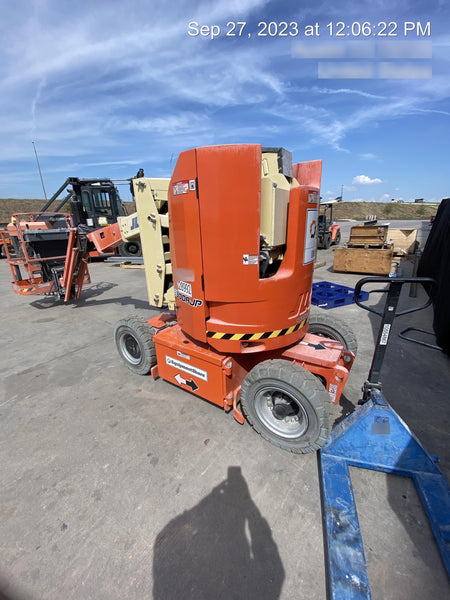 2022 JLG E300AJP
