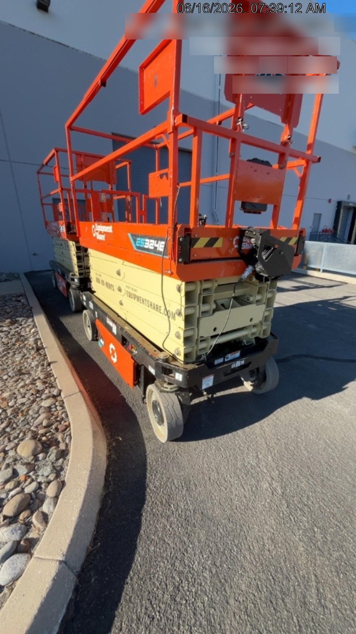 2025 JLG ES3246