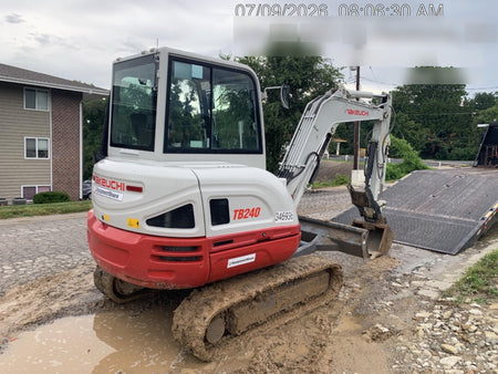 2023 TAKEUCHI TB240-CR