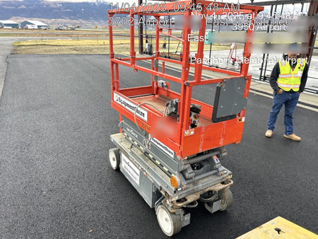 2020 Skyjack SJIII-3219 Solid NM Tires, Half height spring hinged entry gate, Dual Beacons, 800W Inverter