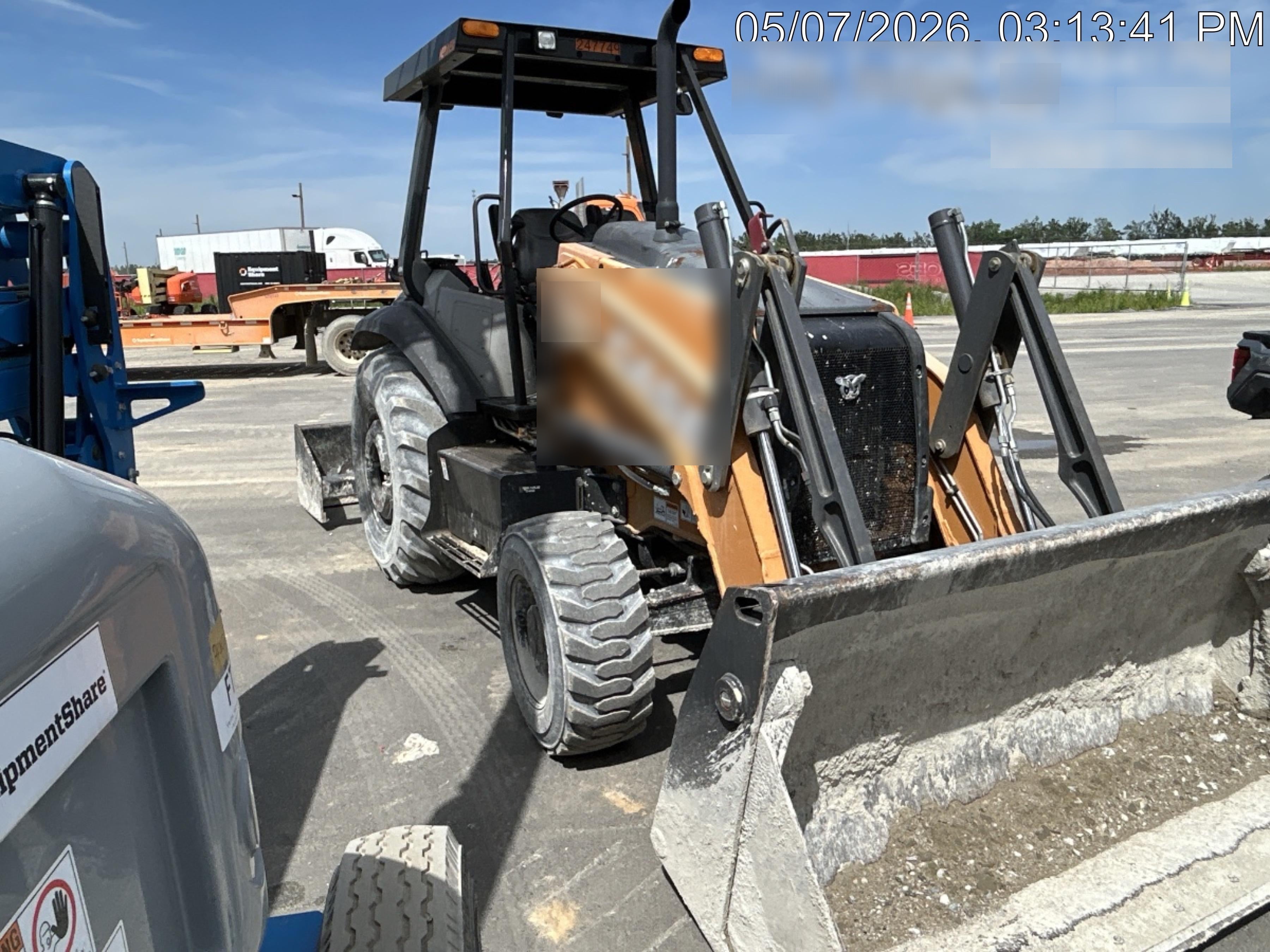 2022 CASE 570N EP