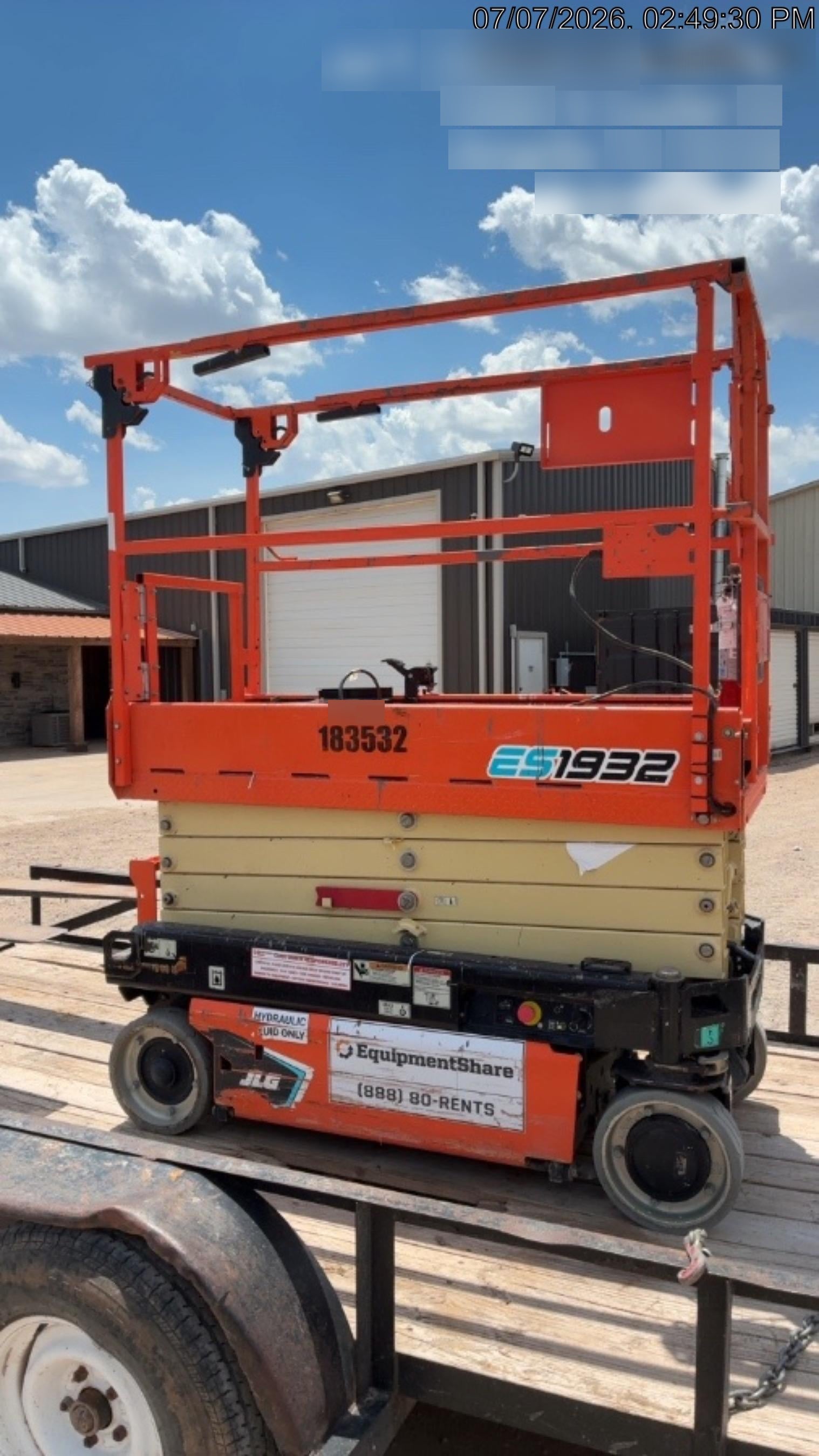 2021 JLG ES1932