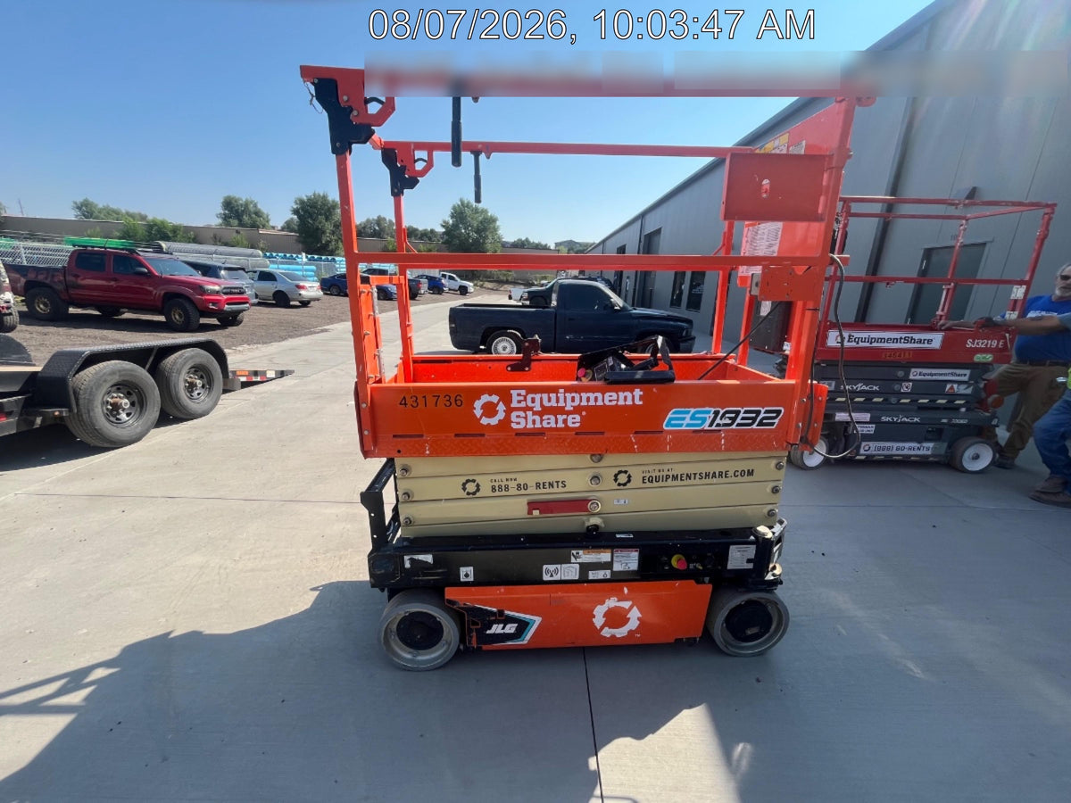 2024 JLG ES1932