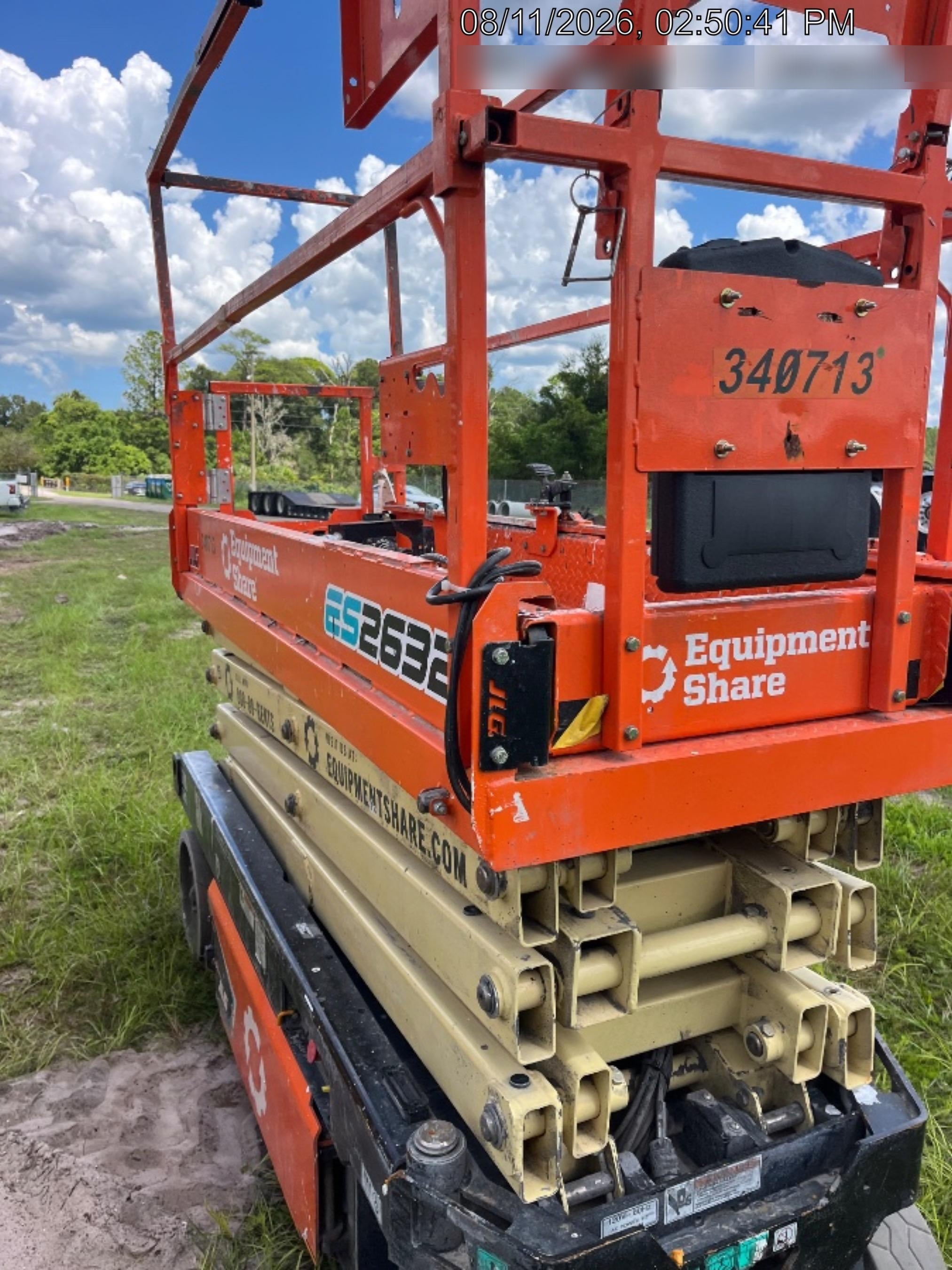 2023 JLG ES2632
