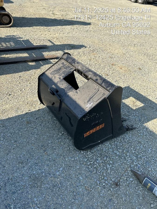 2025 TAKEUCHI 36" Bucket - Takeuchi