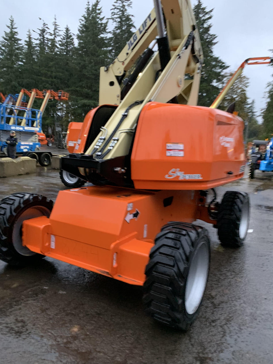 2022 JLG 660SJ
