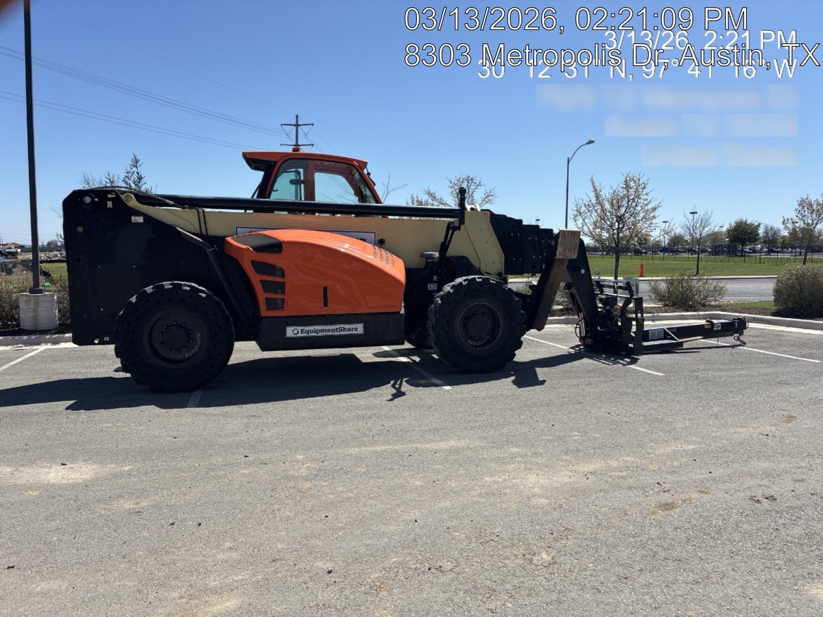 2021 JLG 1075