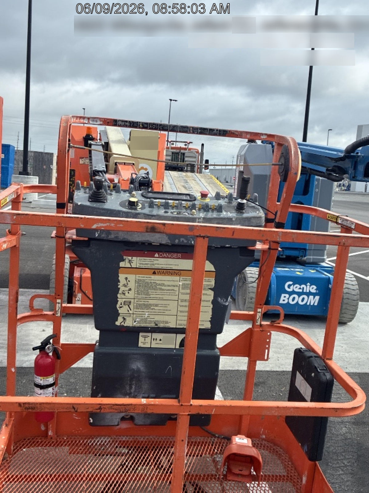2019 JLG E300AJP