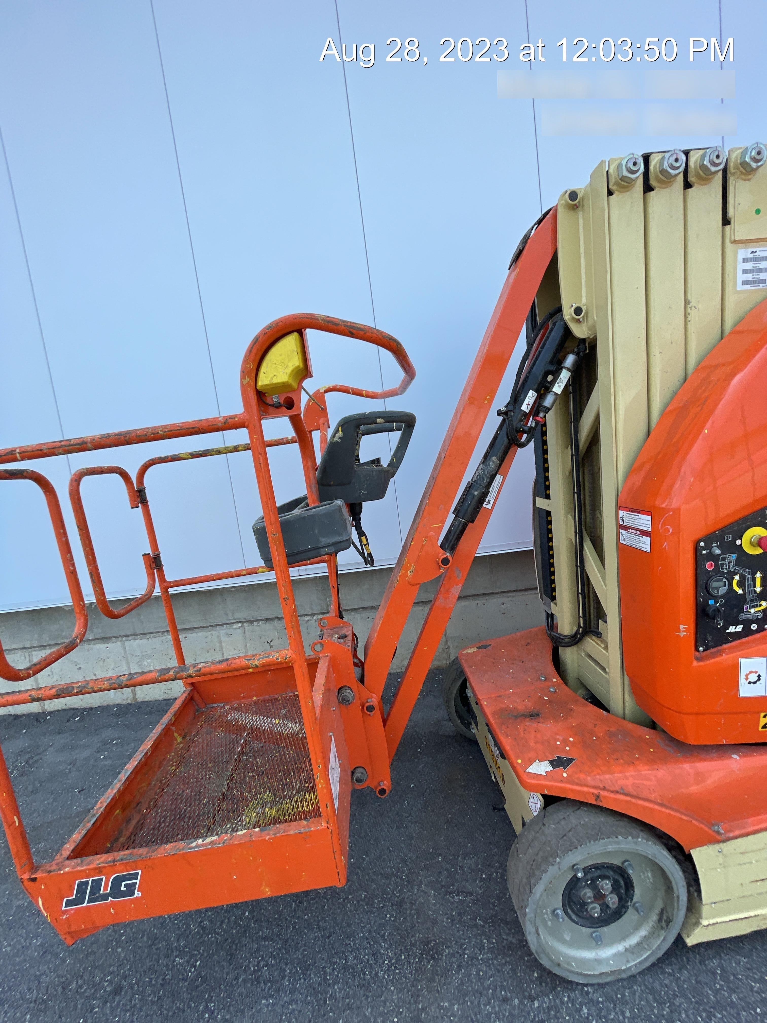 2022 JLG 26E