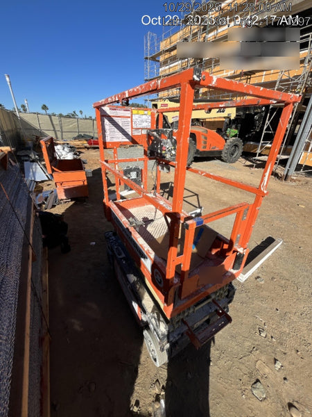 2021 JLG ES1330L