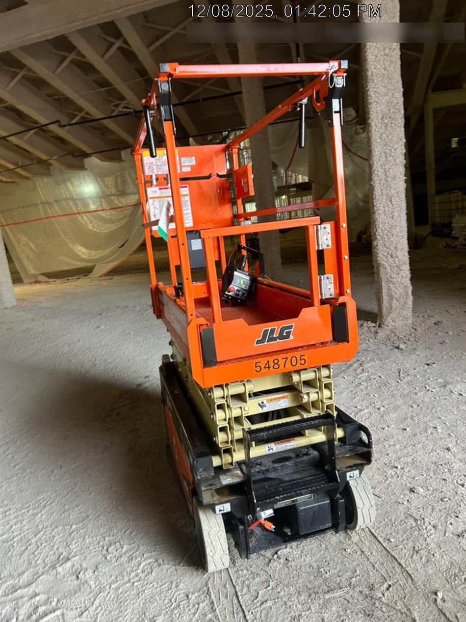 2025 JLG ES1932