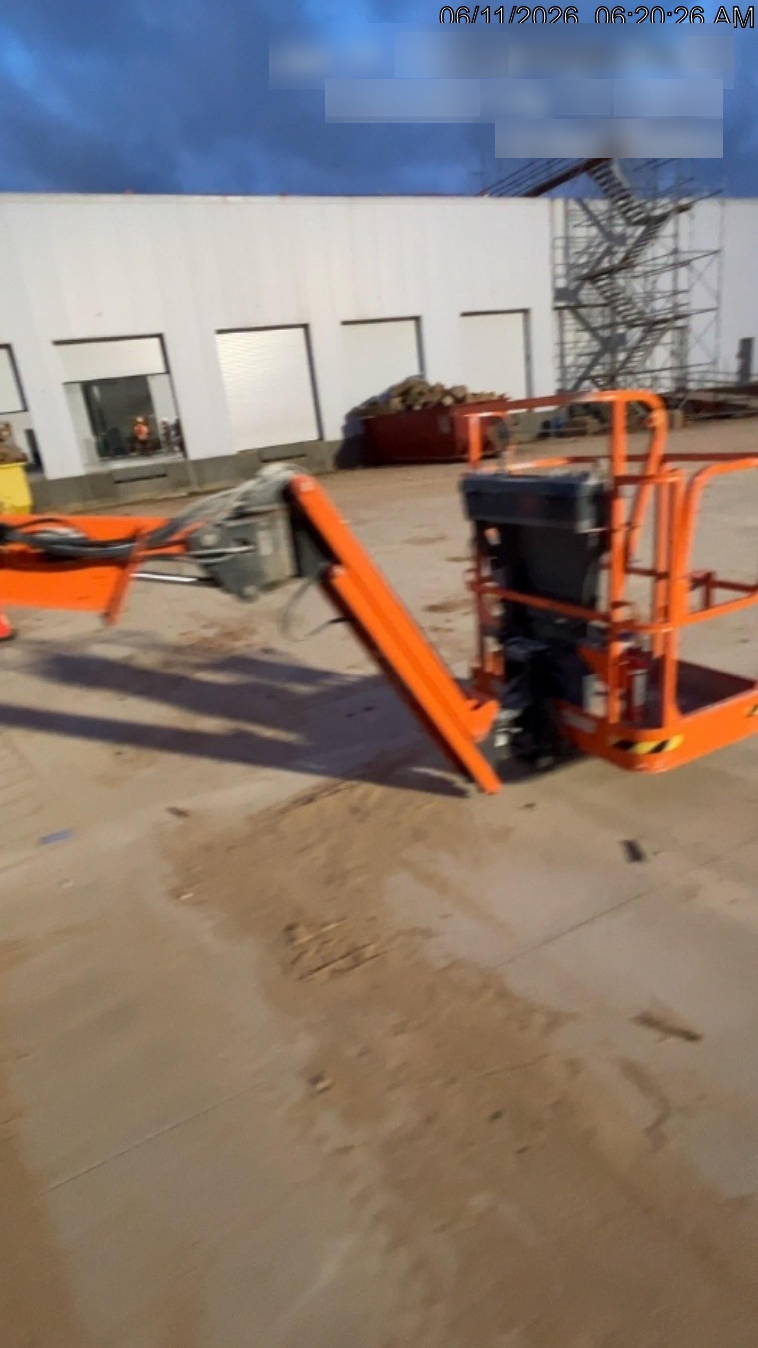 2022 JLG E300AJP