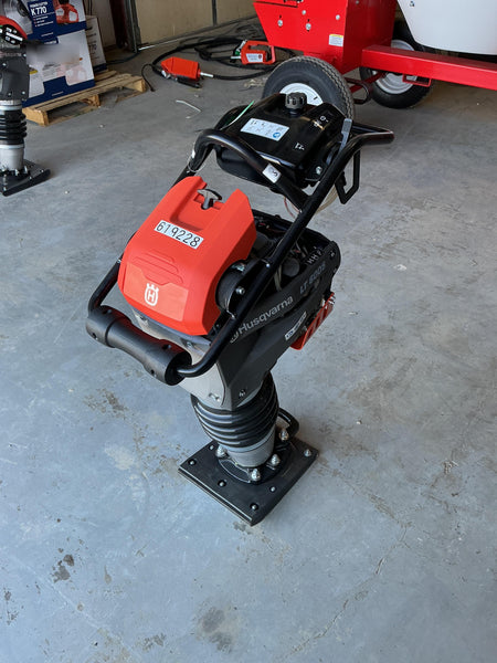 2025 HUSQVARNA LT6005
